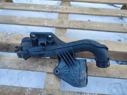 trouba hadice intercoolera AUDI A4 B8 2.0 TDI 8K0145673M