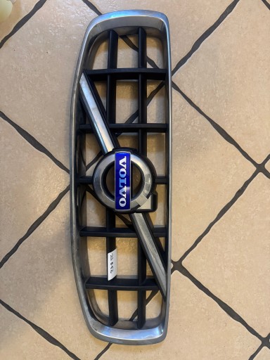 Volvo XC70 07-12 Гриль, оригинал