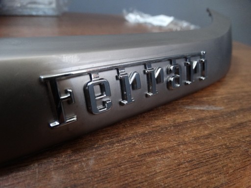 IDEALNY EMBLEMAT logo consoles FERRARI 599 GTB 1