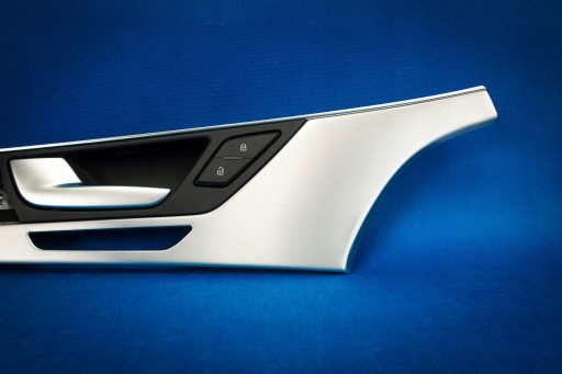 moulding dekoracyjna door Audi A8 4H0867101E
