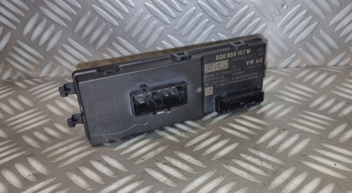 5Q0959107C - Vw arteon 3g8 passat b8 touran модуль задньої двері багажника контролер 5q0959107m