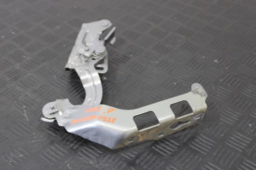 hinge bonnets right A2058800928 MERCEDES C-KLASA W205