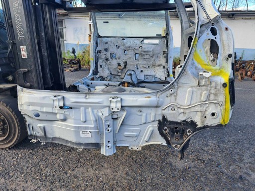 01 - TOYOTA YARIS II 2 05- 3D 3 ДВЕРИ ЗАДНЯЯ ЧЕТВЕРТЬ ЗАДНИЙ РЕМЕНЬ ВАННА