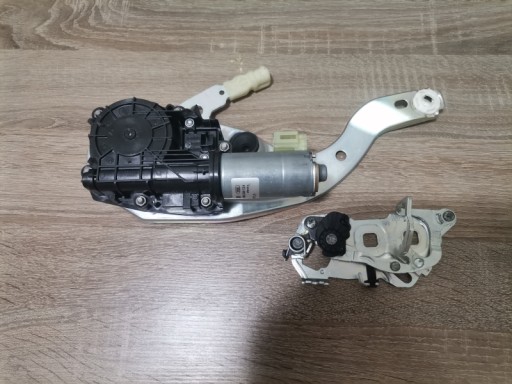 ПРИВОД ЗАДНЕЙ ЗАСЛОНКИ MERCEDES C-CLASS 205 0390204124