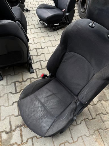 Sitz links vorne Fahrer NISSAN JUKE und F15 10-19 5D EUROPA