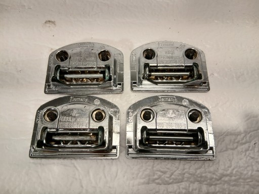 AUDI A4 B9 LIFT bracket holder UCHO boot KOMPLET 1K0864203C