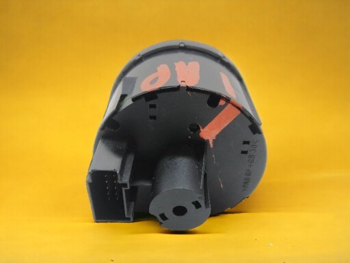 light switch original PEKNIETA and SKLEJONA cover VW Passat B6