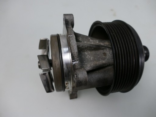 RANGE ROVER SPORT L320 L322 3.6 D water pump wheel