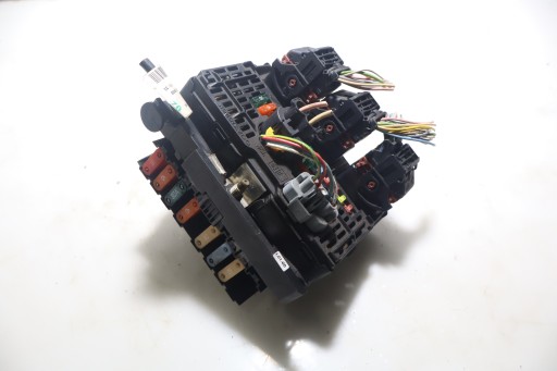 Peugeot 407 1.8 16v блок предохранителей