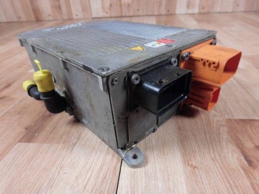 Audi A6 C8 модуль зарядний пристрій 5qe915681s