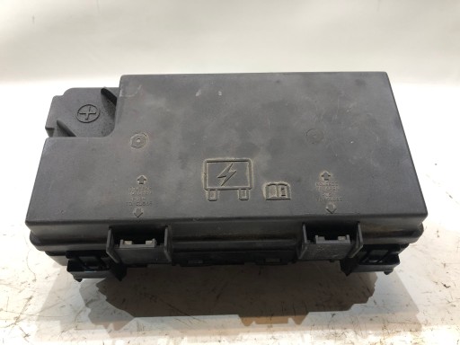 68089320AD - GRAND CHEROKEE WK2 КОРОБКА ЗАПОБІЖНИКІВ 3.0CRD