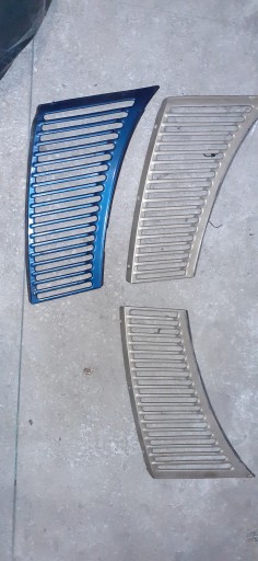 Права забірна решітка Mercedes W107 SL R107 SLC