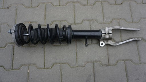 BMW 5 G30 G31 xd - left front shock absorber front