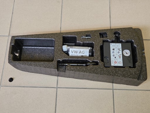 Компрессор — комплект для ремонта колес, крюк, пенопласт — SEAT Leon III — НОВИНКА!