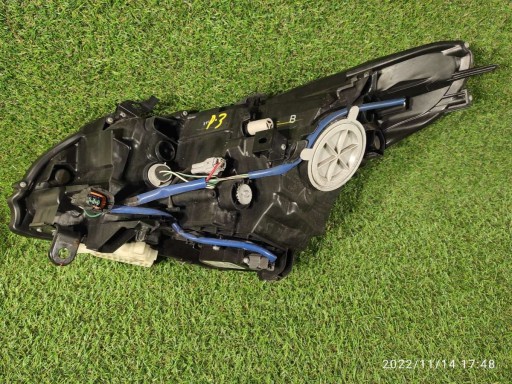 light reflektor front right Infiniti G37 r2013