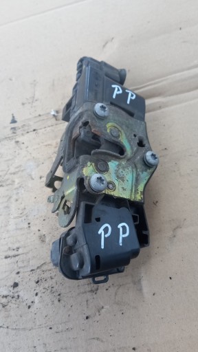 ЗАМОК ПЕРЕДНІЙ ПРАВИЙ FIAT STILO 1.9 JTD 04R KOMI 8PIN