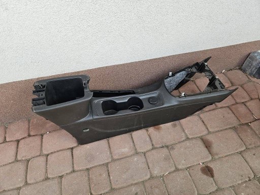 Tunel zwykly Hand unter Armlehne Opel Astra K 13412338