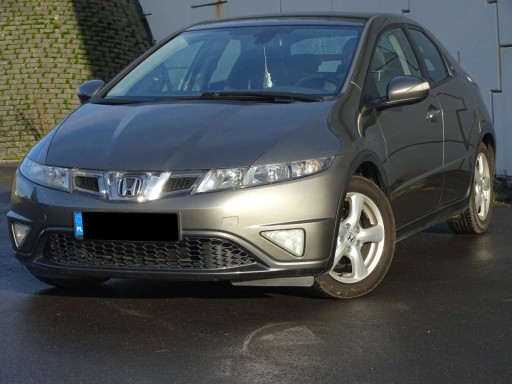 Honda Civic VIII Hatchback 3d 1.4 i-VTEC 100KM 2009