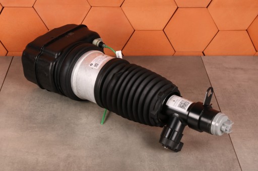 BMW 7' G70 M760eX i7 G70 M70 shock absorber PNEUMATYCZNY left front 6892599