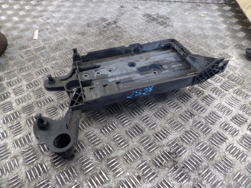 držač akumulatora 5Q0915321G 5Q0915331H VW GOLF VII OCTAVIA III A3 8V