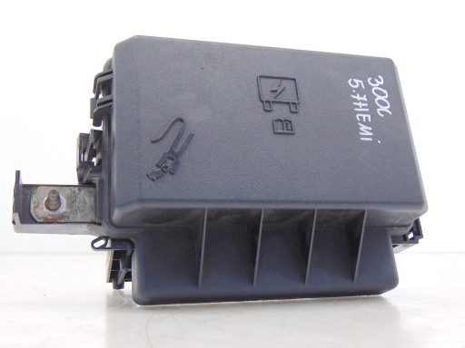 12083788466 - БЛОК ЗАПОБІЖНИКІВ CHRYSLER 300C P05087269AL