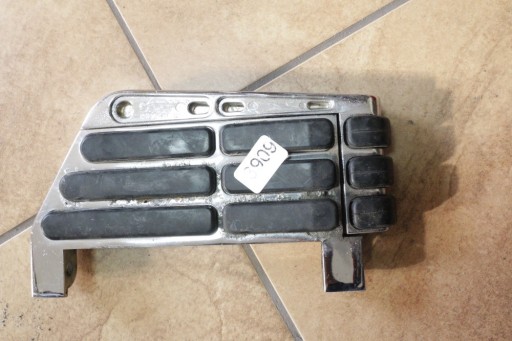 1 - Honda Goldwing GL 1800 підніжка права 3909 підніжка