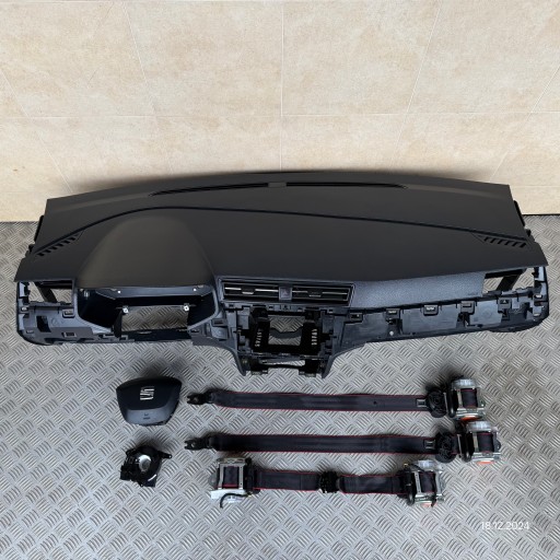 dashboard complete airbag console tension belts cockpit SEAT ARONA 2018 ROK
