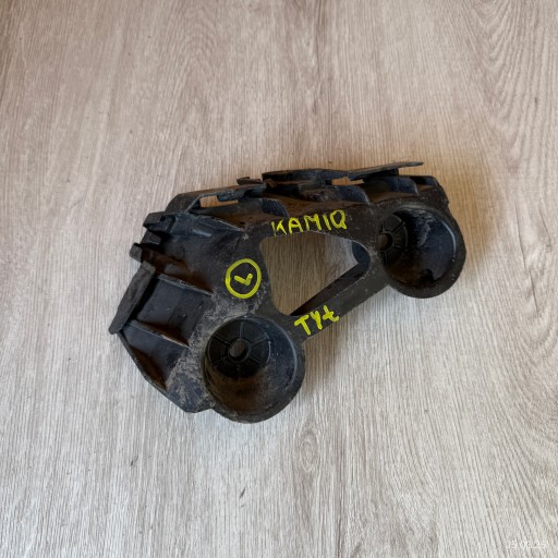 bumper bracket rear left SKODA KAMIQ 658807393A