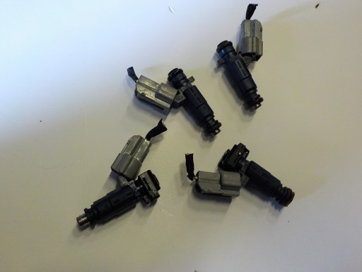 HYUNDAI I30 1.4 16V B injector 35310-2B000