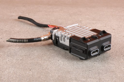 BMW G60 G61 G70 X3 G45 PODWOJNE adapter ZLACZE PORT USB DUAL AKTIVE 5A8D637