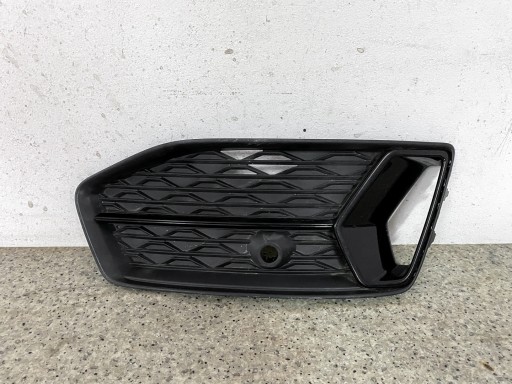 2022-> - Правая решетка переднего бампера audi a6 c8 lift 2022-> 4k0807648d pdc