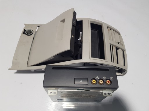A1649064000 - MERCEDES W164 W204 R251 рідер привід CD DVD