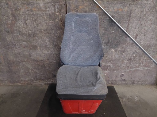 Sitz links vorne + Grundlage MERCEDES-BENZ T1 KACZKA