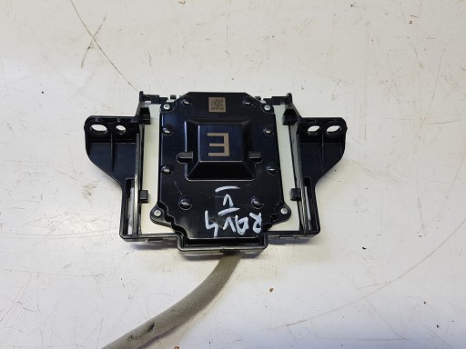 Toyota RAV4 V GPS антенна крепление 86862-42010