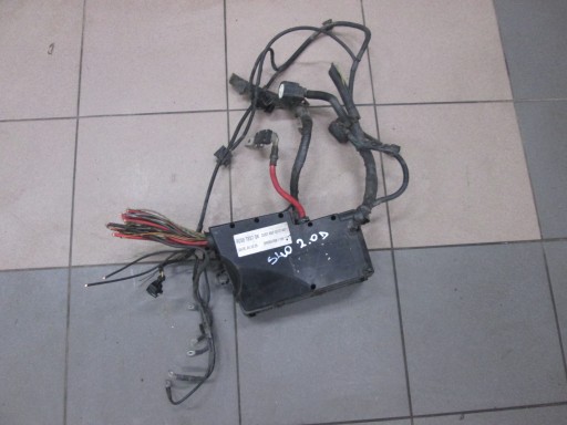 Блок предохранителей 30737467 VOLVO S40 2.0 D