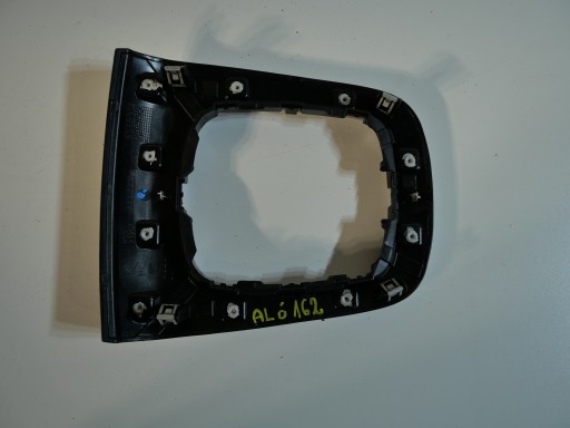 PANEL RÁM řadící páky MIESZKA změny převodů 8U0864261P AUDI Q3