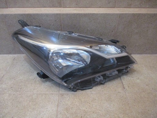 light front front right TOYOTA YARIS III LIFT 17