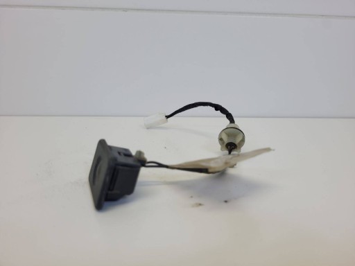 Bouton pour l’ouverture du capot Mazda 3 3 2016 6S2A676S0