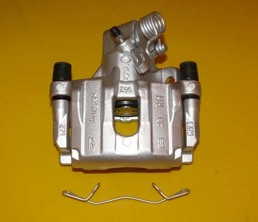 952 271 - Зажим задний правый для FORD FOCUS MK3 271/11 10-18r.