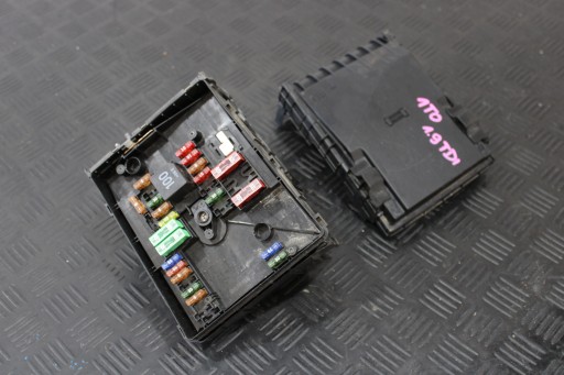fuse box cover 1K0937125D VW TOURAN 1T3 1T0 LIFT 1,6 TDI