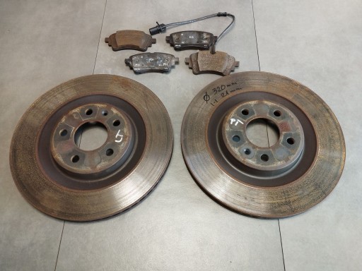 Audi A4 S4 B9 8W kotuče brzdové záď plotýnky 8W0615601K
