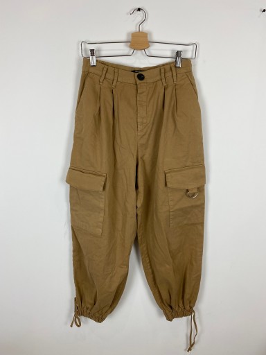 Beżowe spodnie ze ściągaczami Bershka L/40