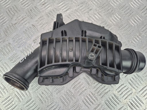 Mercedes ML350 W166 Rezonator ansaug A6421403887 OM642.826