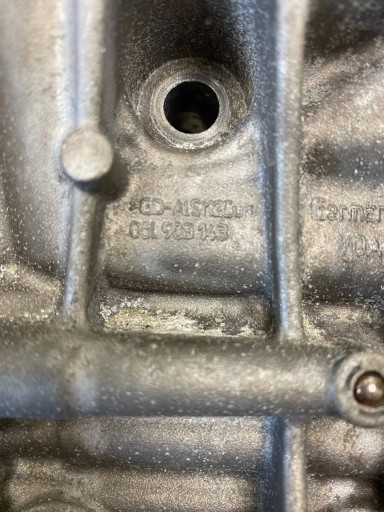 AUDI A4 B8 A5 1.8T CJE oil filter holder radiator 06L903143
