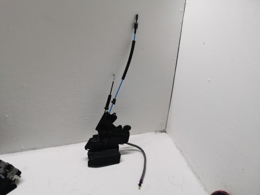 lock door right rear part MERCEDES C-KLASA W204 sedan