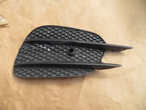 2138856800 - Решітка бампера передня права MERCEDES W213 AMG