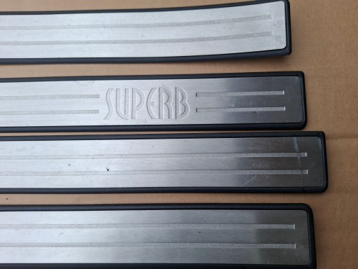 Leiste Schutzleiste PROGOWE SKODA SUPERB und