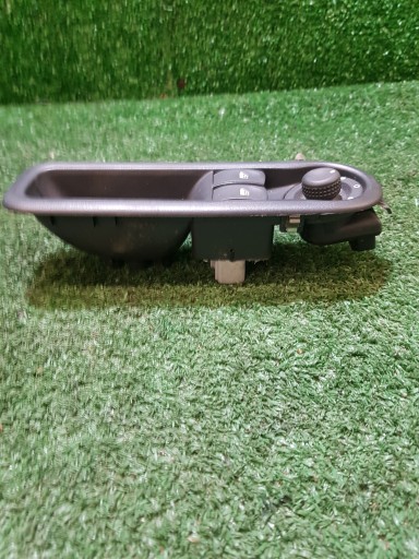 control panel of the window driver´s RENAULT TWINGO 2 8200356515B