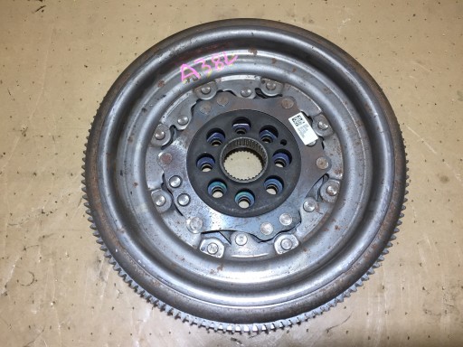 AUDI A3 8V 1.8 TFSI ДВУХМАССОВОЕ колесо 06K105266J