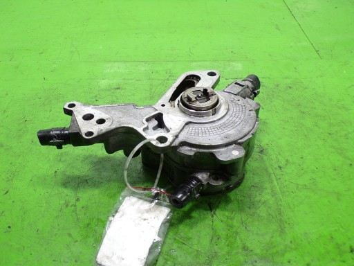 01 - VOLKSWAGEN GOLF IV 1.9TDI ВАКУУМНЫЙ НАСОС 038145209N